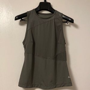 Athletic top, like new!